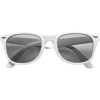 Classic fashion sunglasses in white