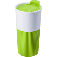 Plastic drinking mug (500 ml) with colourful rubber holder and matching lid with movable hatch for drinking.