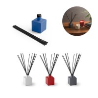 YEUN. Diffuser sticks in glass bottle