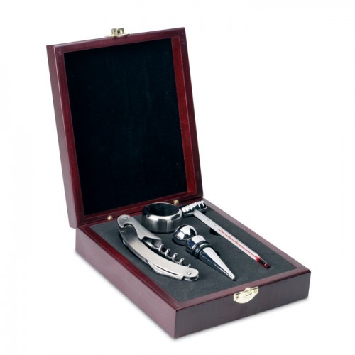 Classic wine set in wooden box in Silver