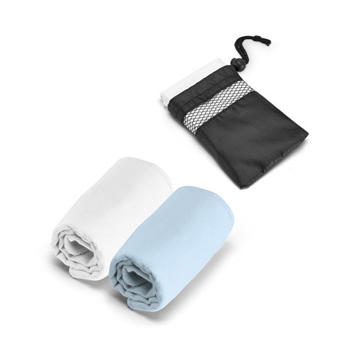 TRAVIS. Microfibre sports towel with 190T pouch in white